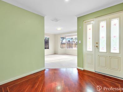 182A Forest Lakes Drive, Thornlie WA 6108