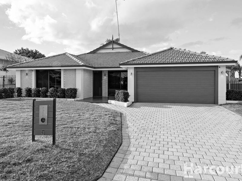 5 Willmott Close, Halls Head WA 6210