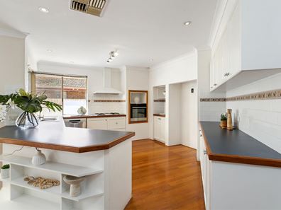39 Dickenson Way, Booragoon WA 6154