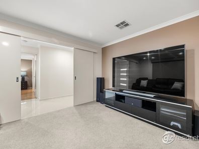 51 West Churchill Avenue, Lake Coogee WA 6166