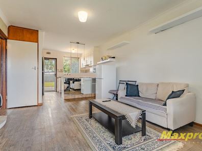 2/252 Spencer Road, Thornlie WA 6108