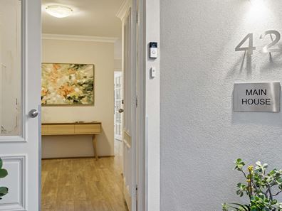 42 Broadbeach Boulevard, Hillarys WA 6025