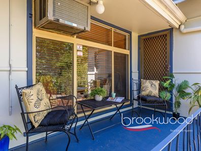 4 Narla Place, Koongamia WA 6056