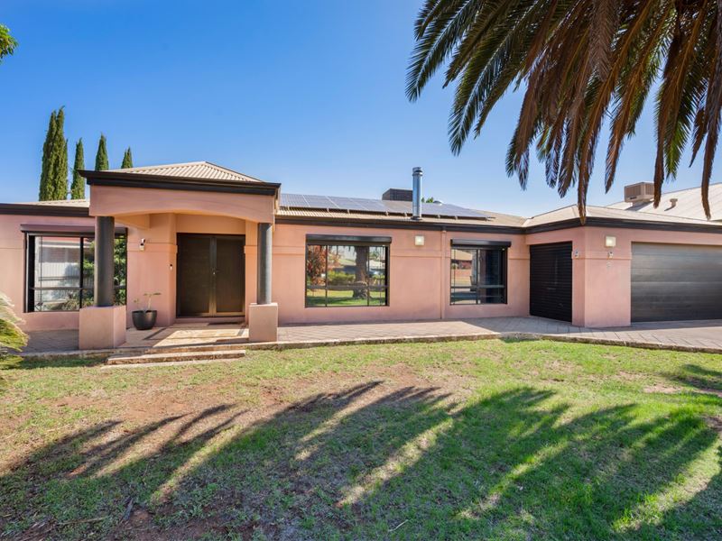 3 McGillivray Crescent, Somerville