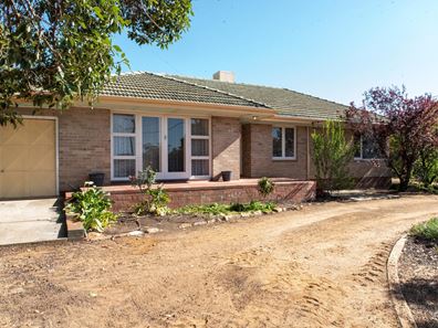 62 John Street, Beverley WA 6304