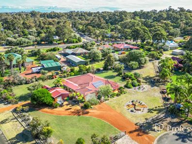 2 Estuarine Court, Leschenault WA 6233