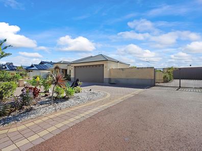 61 Country Road, Pinjarra WA 6208