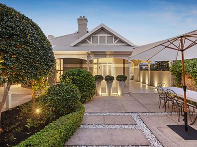 6 Queenslea Drive, Claremont WA 6010