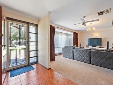25 Mainsail Crescent, Waikiki WA 6169