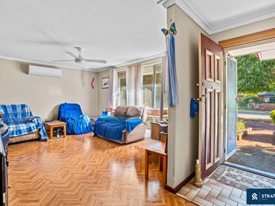 16 Coachwood Way, Maddington WA 6109