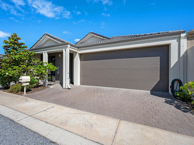4 Glendalough Loop, Canning Vale WA 6155