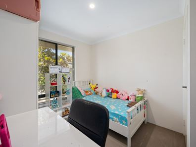 4 Glendalough Loop, Canning Vale WA 6155