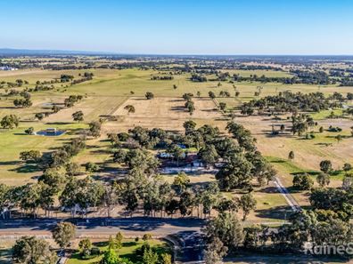 213 Moores Road, West Pinjarra WA 6208