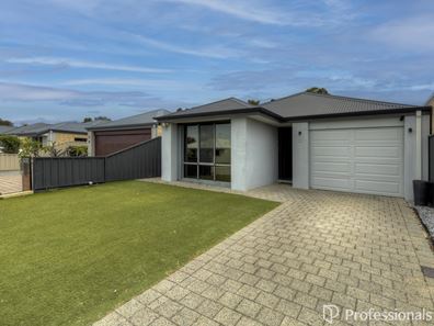 8 Willerin Mews, Maida Vale WA 6057
