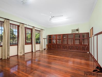 50 Eastward Road, Rangeway WA 6530