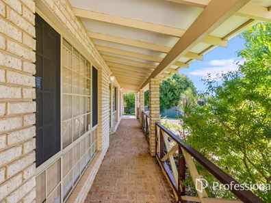 39 Christowe Drive, Swan View WA 6056