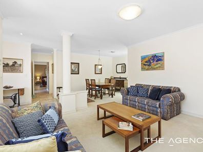 4 Glenfern Place, Hillarys WA 6025