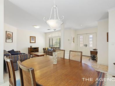 4 Glenfern Place, Hillarys WA 6025