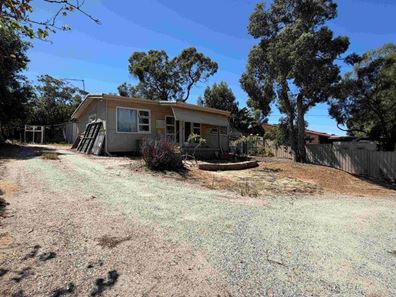 26 Marloo Road, Greenmount WA 6056
