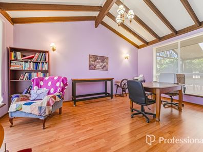 10 Lyons Road, Waroona WA 6215