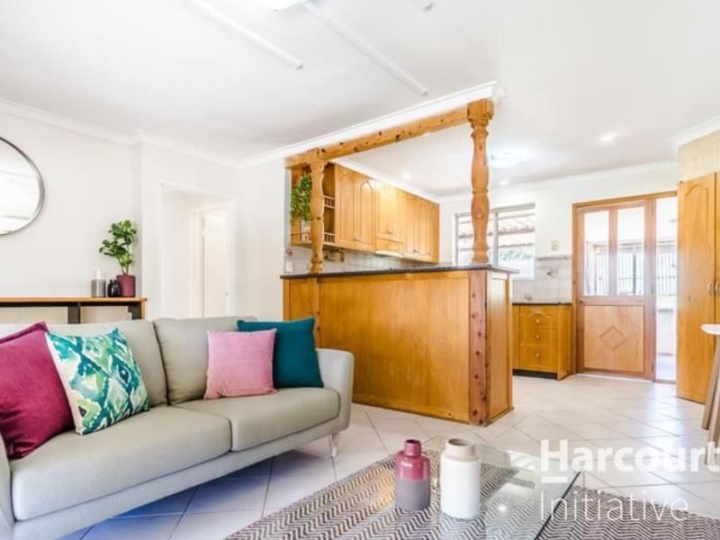 11 Roxwell Way, Girrawheen WA 6064