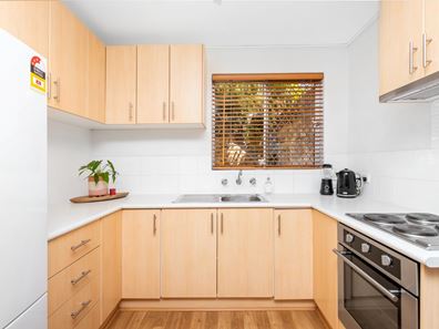 4/268 Holbeck Street, Doubleview WA 6018