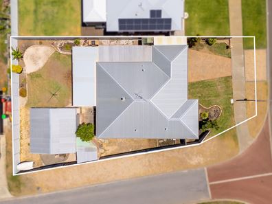13 Holcombe Road, Warnbro WA 6169