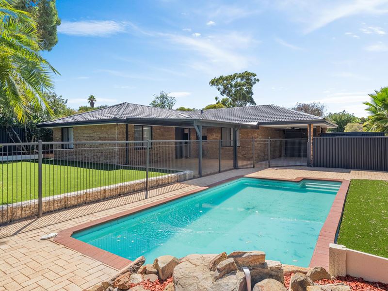 1 Bayou Court, Heathridge WA 6027