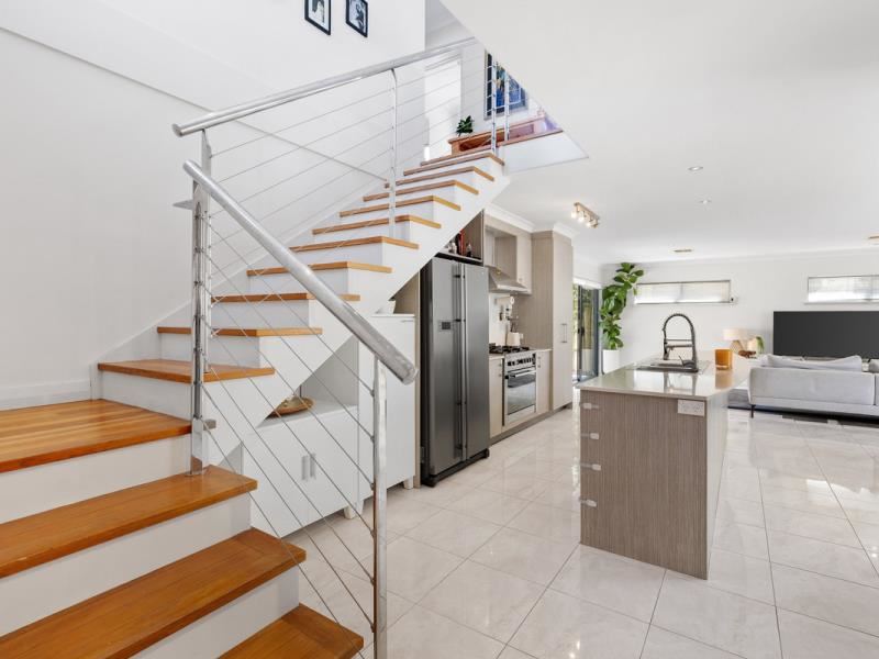 8A Burroughs Road, Karrinyup