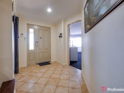 9 Island Retreat, Ballajura WA 6066