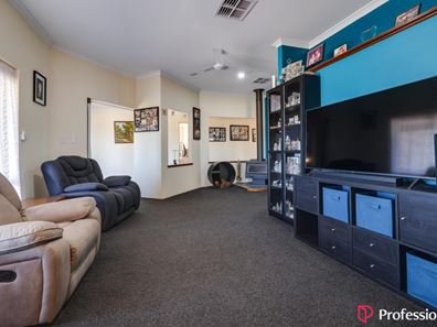 9 Island Retreat, Ballajura WA 6066