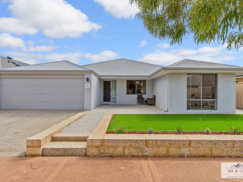 19 Domina Turn, Caversham WA 6055