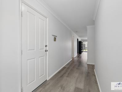 19 Domina Turn, Caversham WA 6055