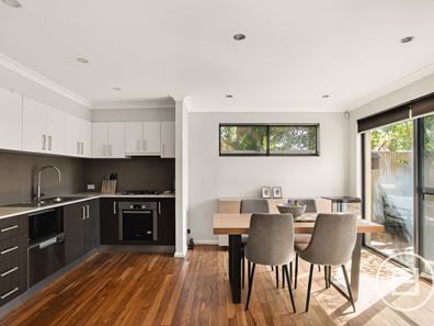 295C Harborne Street, Glendalough WA 6016