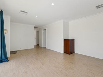 17 Thorburn Avenue, Beechboro WA 6063