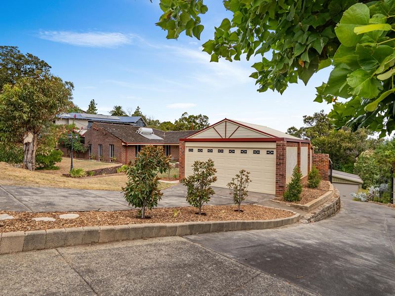 11 Bromfield Drive, Kelmscott WA 6111