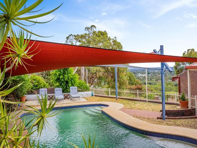 11 Bromfield Drive, Kelmscott WA 6111