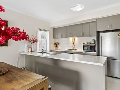 25/9 Barfield Street, Hammond Park WA 6164