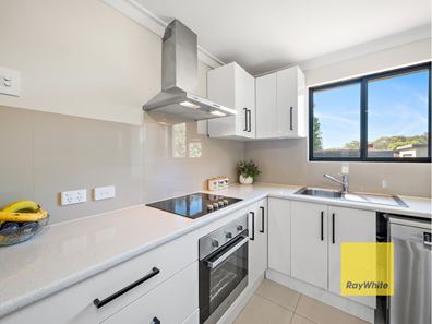 15 Helena Crescent, Thornlie WA 6108