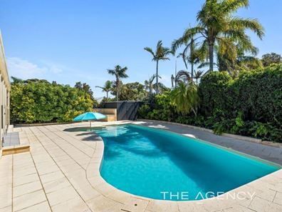 4 Lushington Drive, Padbury WA 6025