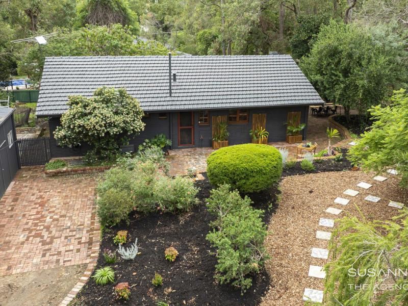 14 Hope Crescent, Lesmurdie WA 6076