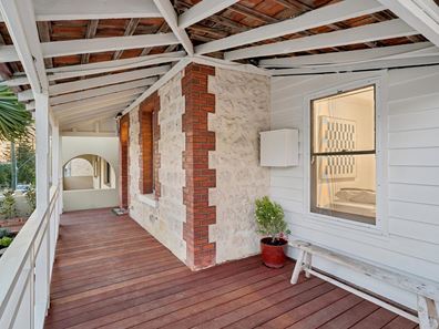 36 Lefroy Road, Beaconsfield WA 6162
