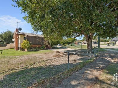 1 Coolga Road, Koongamia WA 6056
