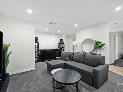 12 The Lakes Boulevard, Jandakot WA 6164