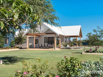 13 Roding Court, Deepdale WA 6532