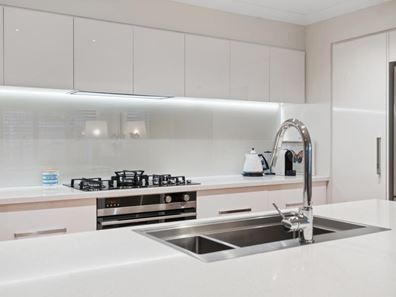 37 Miami Beach Promenade, Iluka WA 6028