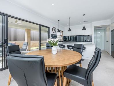10 Auburn Street, Clarkson WA 6030