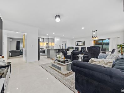 12 Kimball Street, Haynes WA 6112