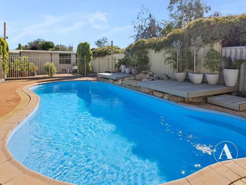 32 Jaeger Square, Ballajura WA 6066