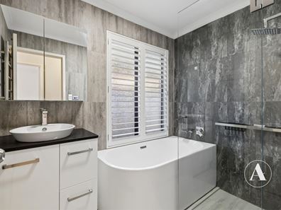 32 Jaeger Square, Ballajura WA 6066